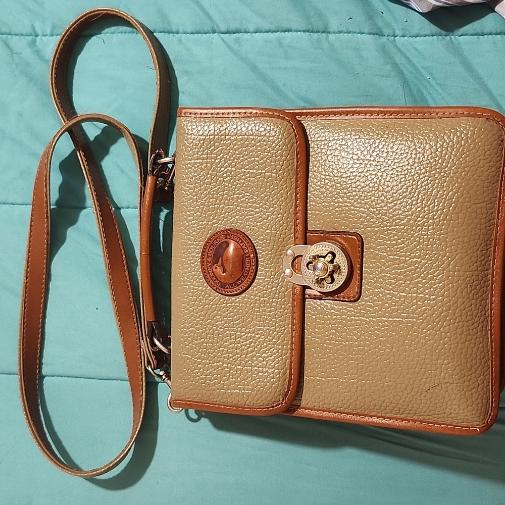 Dooney & Bourke bag, med, tan